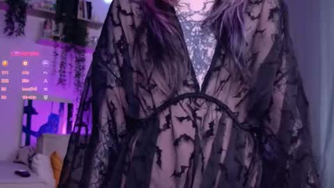 Lolly online show from December 23, 2025, 9:51 am