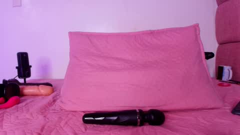 Lorrayne online show from February 28, 2025, 5:59 pm