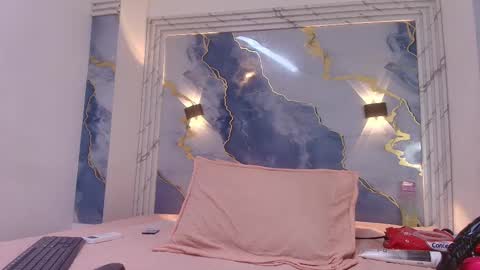 Lorrayne online show from September 13, 2025, 12:16 pm