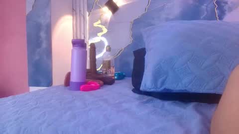 Lorrayne online show from November 17, 2025, 12:22 pm