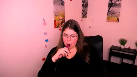 Mary online show from October 24, 2025, 7:21 pm
