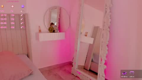 Snapshot of _lovelymia_ chatting on May 12, 2026, 2:52 am Mia online show from May 12, 2026, 2:52 am