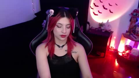 Queen.  Help me reach 100 thumbs up  online show from February 3, 2025, 10:00 pm