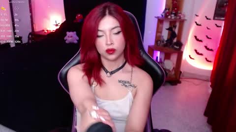 Queen.  Help me reach 100 thumbs up  online show from September 18, 2025, 7:27 pm