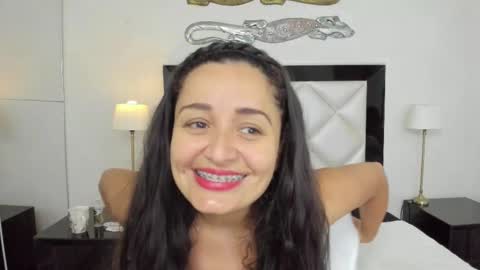  luna  sweet  online show from March 7, 2025, 7:08 am