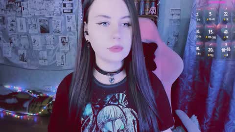 Mia online show from March 13, 2026, 11:39 am