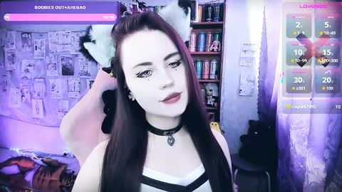 Mia online show from April 7, 2026, 3:51 am