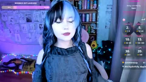 Mia online show from April 22, 2026, 5:36 pm