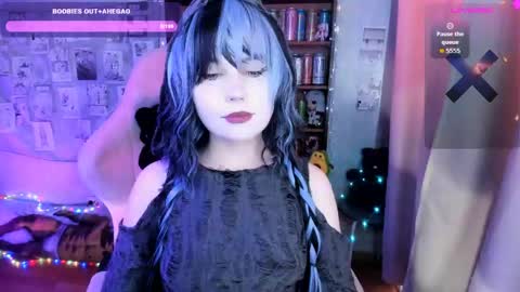 Mia online show from April 27, 2026, 2:31 am