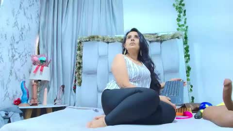 Snapshot of _marcela__ chatting on December 16, 2025, 12:32 pm _marcela__ online show from December 16, 2025, 12:32 pm