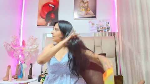 _marcela__ online show from May 25, 2026, 11:49 am