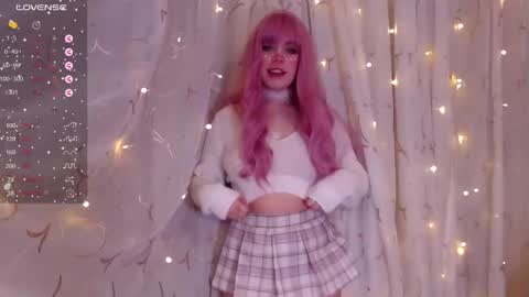 Snapshot of _marcelline_ chatting on January 2, 2025, 7:33 am Kira online show from January 2, 2025, 7:33 am
