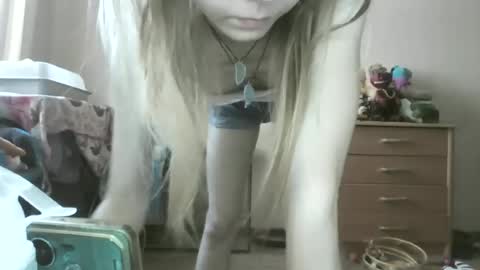 Snapshot of _mari_so chatting on July 1, 2026, 11:12 am Scarlett online show from July 1, 2026, 11:12 am
