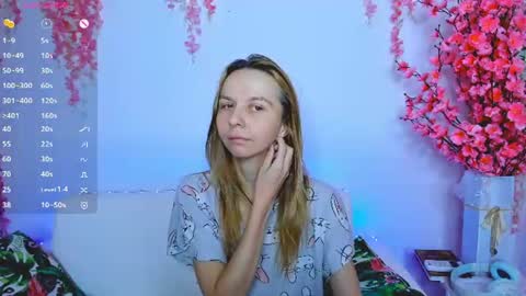 Snapshot of _mari_so chatting on July 12, 2026, 12:18 pm Scarlett online show from July 12, 2026, 12:18 pm
