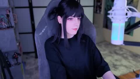 Mariko online show from November 7, 2025, 3:01 pm