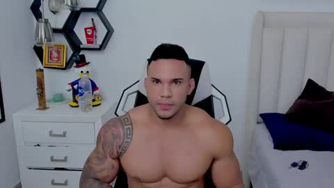 _matthew_santos_ online show from December 16, 2024, 10:40 am