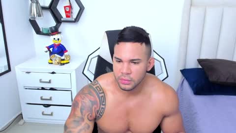 _matthew_santos_ online show from February 3, 2025, 10:03 am