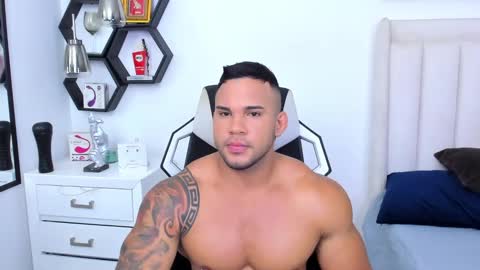 _matthew_santos_ online show from February 23, 2025, 10:20 pm