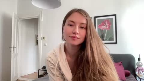 Snapshot of _mavka chatting on July 5, 2026, 2:35 pm Elisa online show from July 5, 2026, 2:35 pm