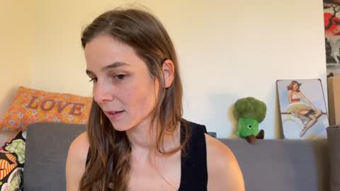 Meg online show from November 7, 2025, 9:31 am