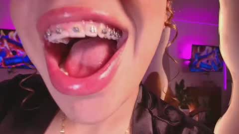 Marce  online show from November 11, 2025, 12:27 pm