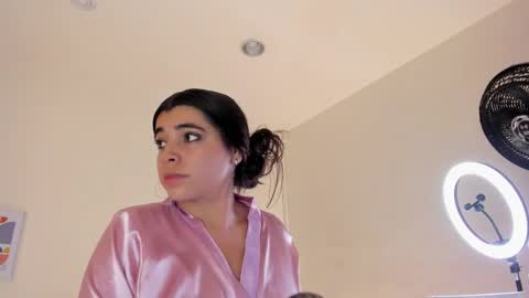  MIa blue 18  online show from March 2, 2026, 1:52 am