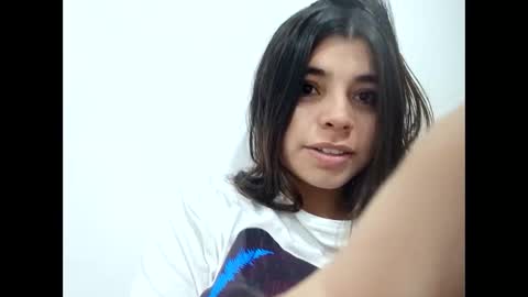  MIa blue 18  online show from April 4, 2026, 2:32 am