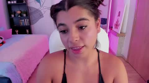  MIa blue 18  online show from May 26, 2026, 6:48 pm