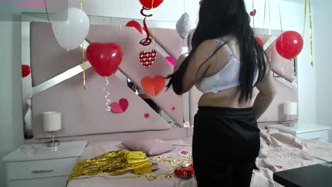 Snapshot of _miaaleon chatting on February 6, 2025, 2:37 pm Mia online show from February 6, 2025, 2:37 pm