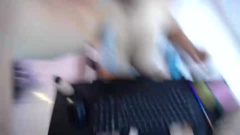  Mia  online show from April 17, 2026, 1:14 pm