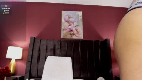 Snapshot of _mila_dyva chatting on June 5, 2026, 12:00 pm _mila_dyva online show from June 5, 2026, 12:00 pm