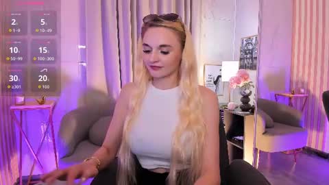 Snapshot of _mila_lux_ chatting on June 14, 2026, 1:46 pm Mila online show from June 14, 2026, 1:46 pm