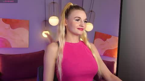 Snapshot of _mila_lux_ chatting on June 23, 2026, 8:40 pm Mila online show from June 23, 2026, 8:40 pm
