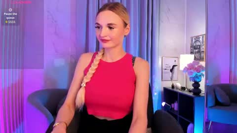 Snapshot of _mila_lux_ chatting on June 24, 2026, 9:25 pm Mila online show from June 24, 2026, 9:25 pm