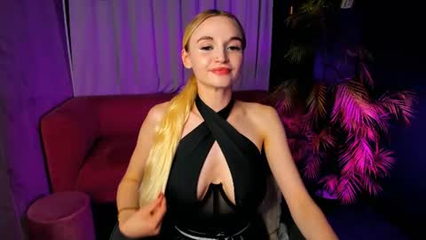 Snapshot of _mila_lux_ chatting on July 2, 2026, 8:59 pm Mila online show from July 2, 2026, 8:59 pm