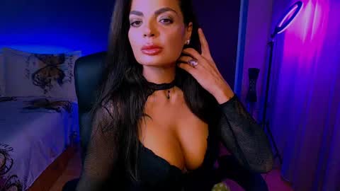 Snapshot of _milani_ chatting on April 22, 2026, 5:14 pm Milani online show from April 22, 2026, 5:14 pm