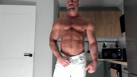 _miles19 online show from April 9, 2026, 12:21 pm