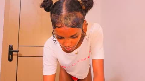 Mimi online show from April 10, 2026, 2:06 am