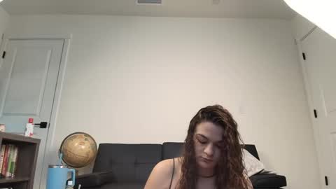 Mina online show from January 8, 2025, 6:41 pm