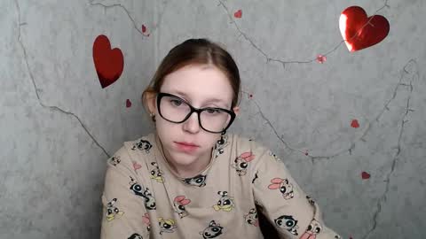 Snapshot of _miraterri_ chatting on March 4, 2025, 7:51 am Mira online show from March 4, 2025, 7:51 am