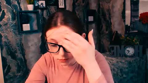 Snapshot of _miraterri_ chatting on November 21, 2025, 7:29 am Mira online show from November 21, 2025, 7:29 am