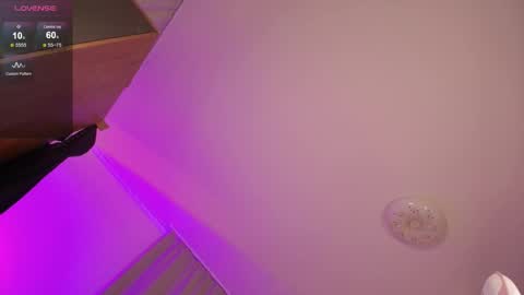 _miray_ online show from October 12, 2025, 5:23 pm