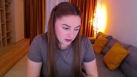 Mia online show from April 23, 2026, 7:30 am