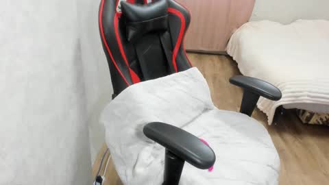 Snapshot of _miss_nikki_ chatting on December 10, 2024, 11:43 am Nikalina online show from December 10, 2024, 11:43 am