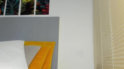 _molly_rosse_ online show from January 17, 2026, 12:21 pm