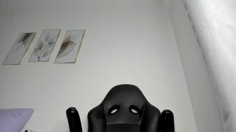 _molly_rosse_ online show from May 23, 2026, 12:09 pm