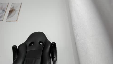 Snapshot of _molly_rosse_ chatting on June 25, 2026, 12:20 pm _molly_rosse_ online show from June 25, 2026, 12:20 pm