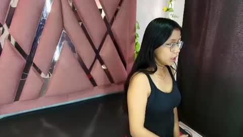 Nana online show from July 27, 2026, 1:29 pm