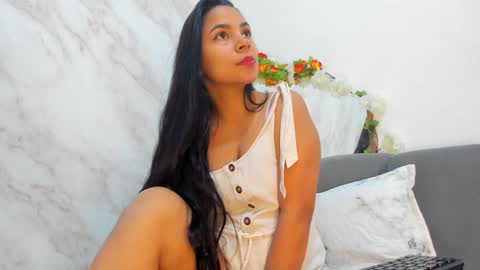 Snapshot of _nanny_1 chatting on December 21, 2024, 10:19 pm Nanny online show from December 21, 2024, 10:19 pm