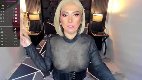 _natashacooper_ online show from June 7, 2026, 11:03 am